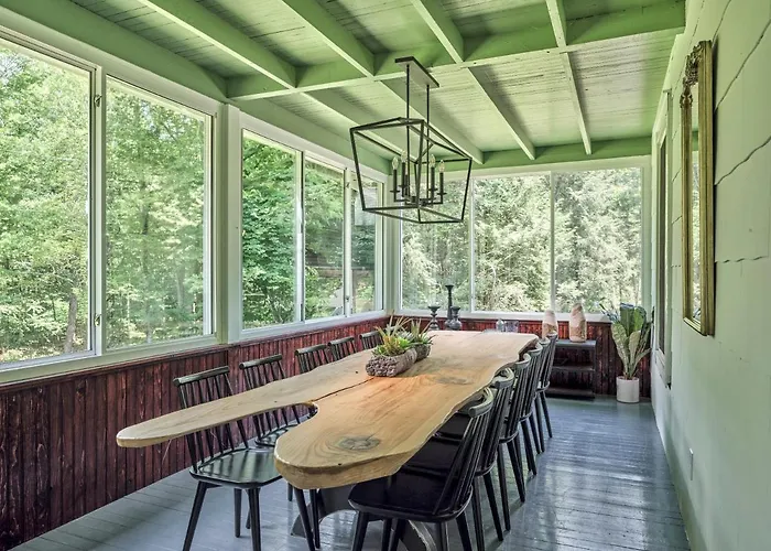 Luxuriously Restored Farm Cabin