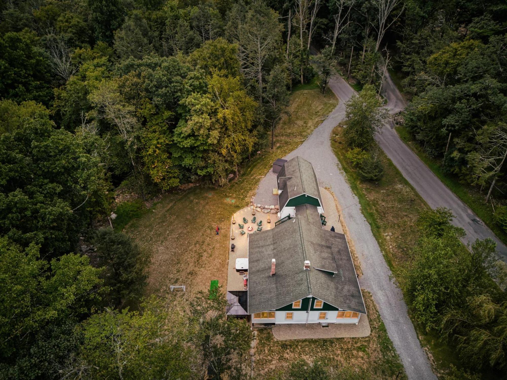 Luxuriously Restored Farm * Mountainhome