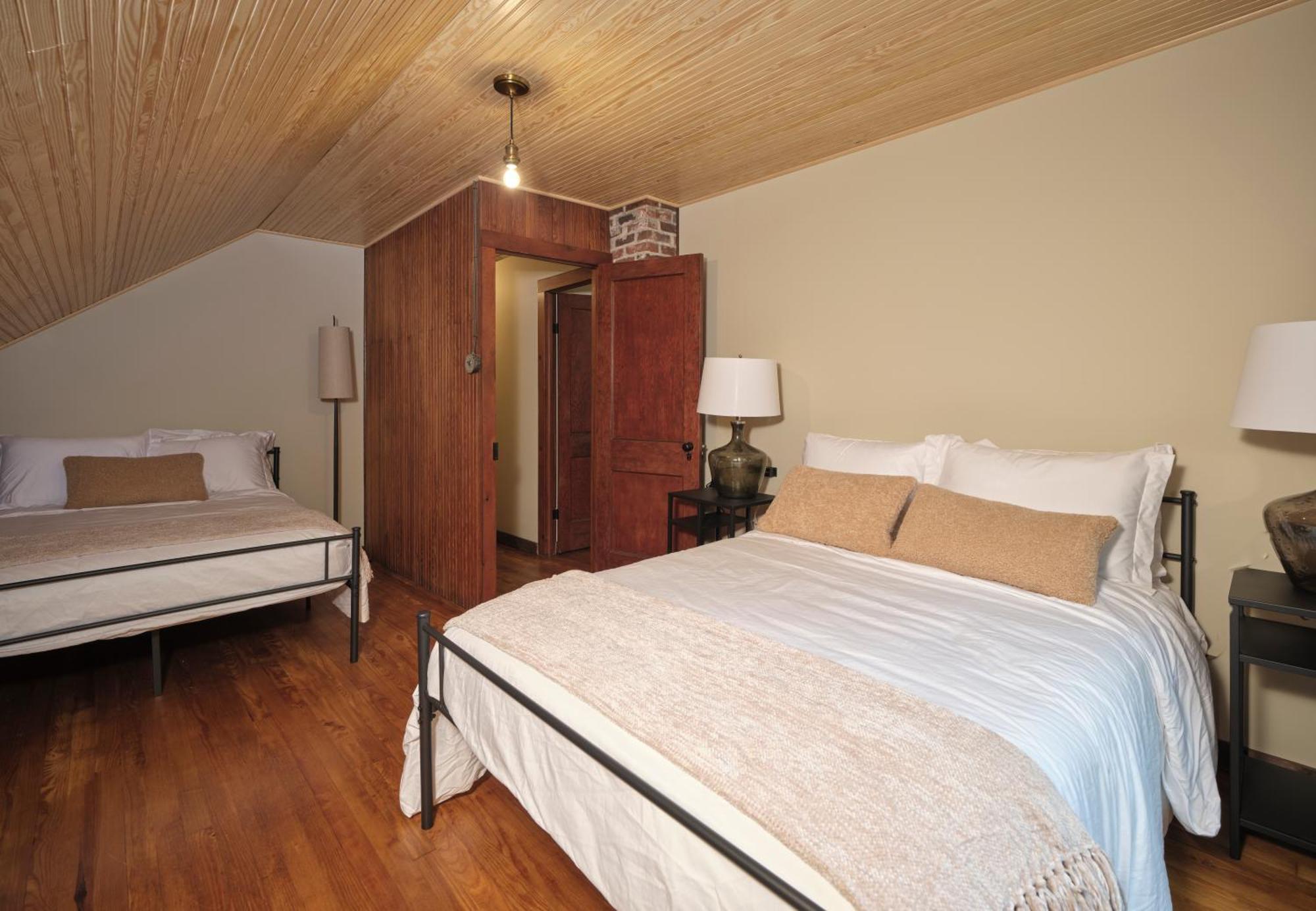 Luxuriously Restored Farm Holiday home